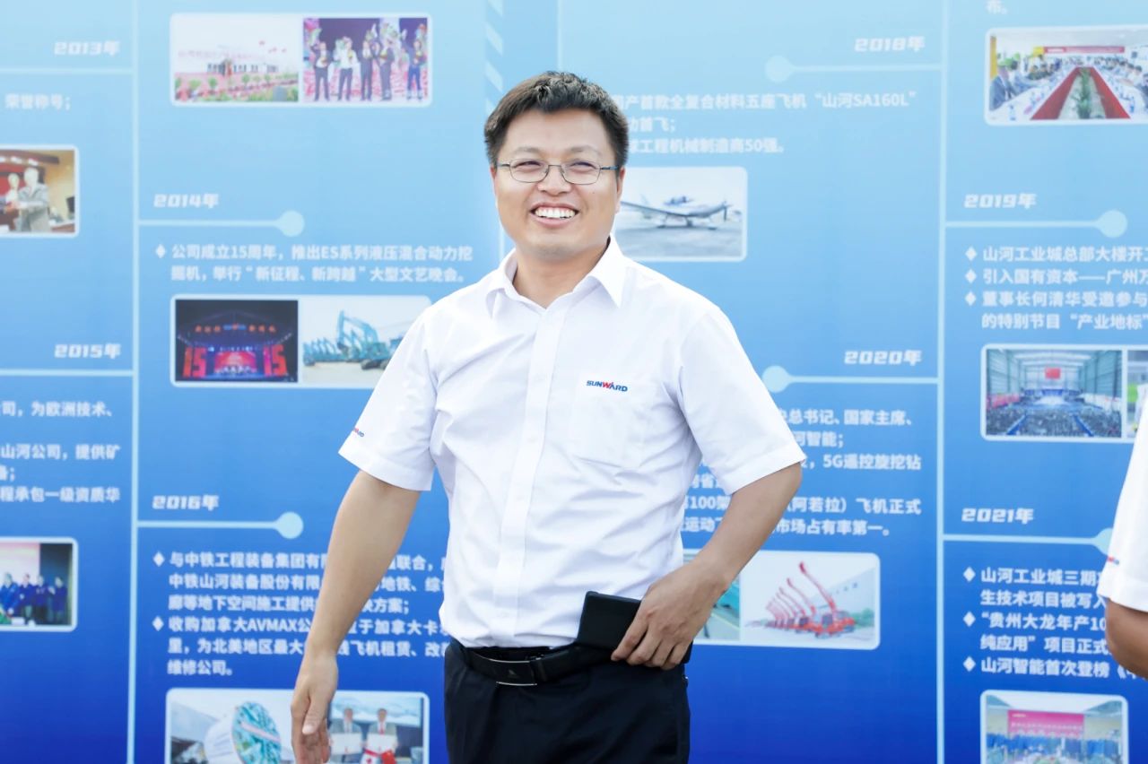 逛展超热闹！龙8头号玩家智能效果展示会高能名时势来袭