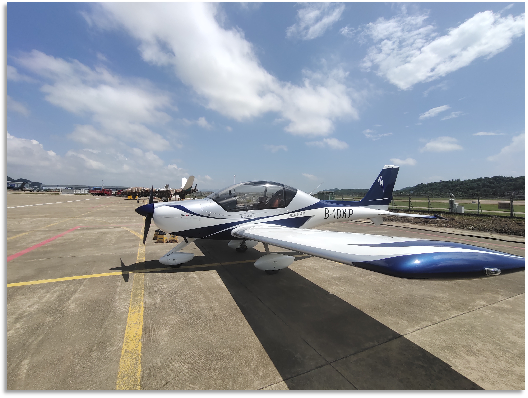 4小时，，，，，，720公里，，，，，，龙8头号玩家阿若拉飞到珠海在第13届中国航展等你