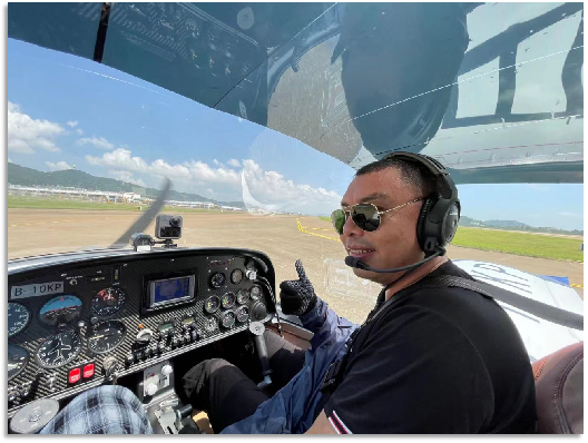 4小时，，，，，，720公里，，，，，，龙8头号玩家阿若拉飞到珠海在第13届中国航展等你