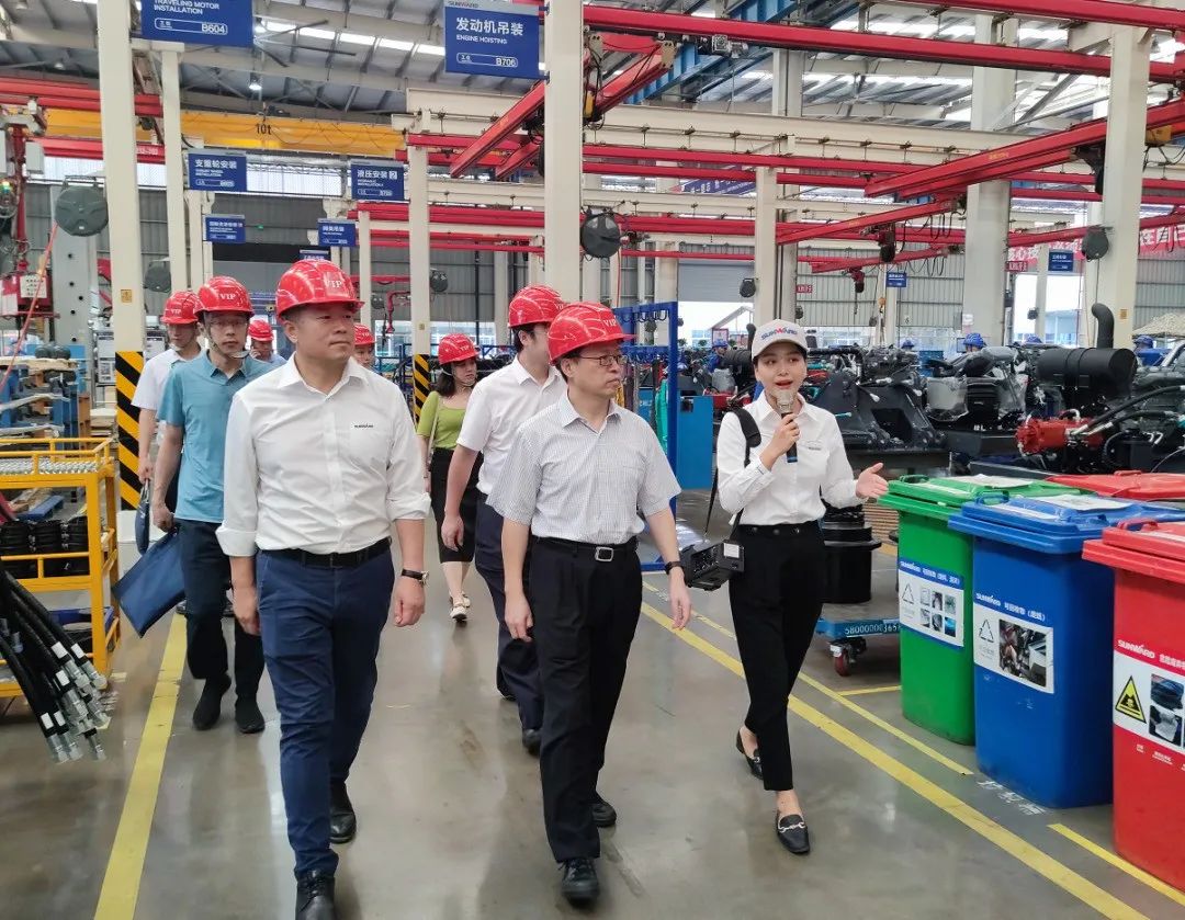 中国国际商业增进委员会向导一行调研龙8头号玩家智能