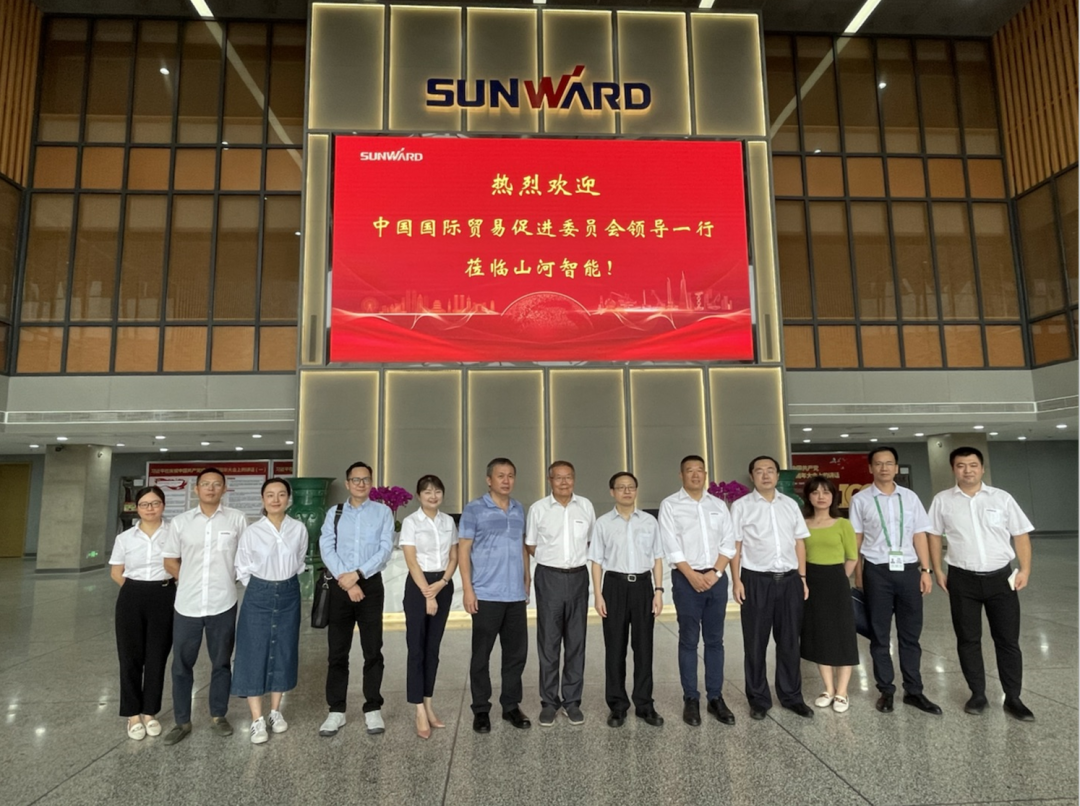 亮相中非经贸展览会！龙8头号玩家智能尽展工程机械国产品牌魅力