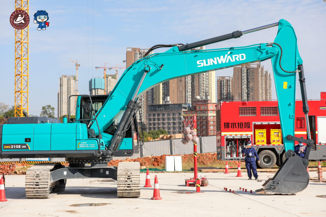 轮胎式挖掘机和履带式挖掘机，，，，，，，，你更看好哪个？？？？？