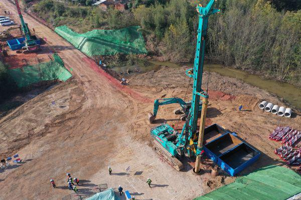 首根桩基开钻！龙8头号玩家智能助力新建沪渝蓉高速铁路建设