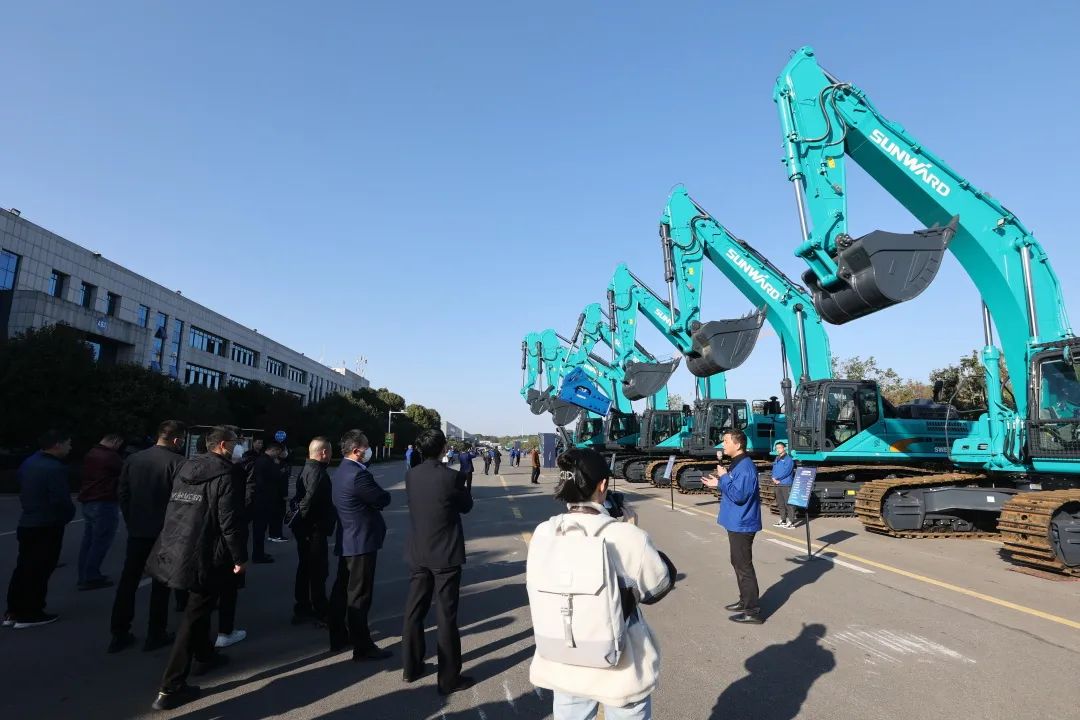 全球首创5G+智能钻机重磅宣布，，，，，，，，龙8头号玩家智能倾力打造绿色智慧矿山成套装备