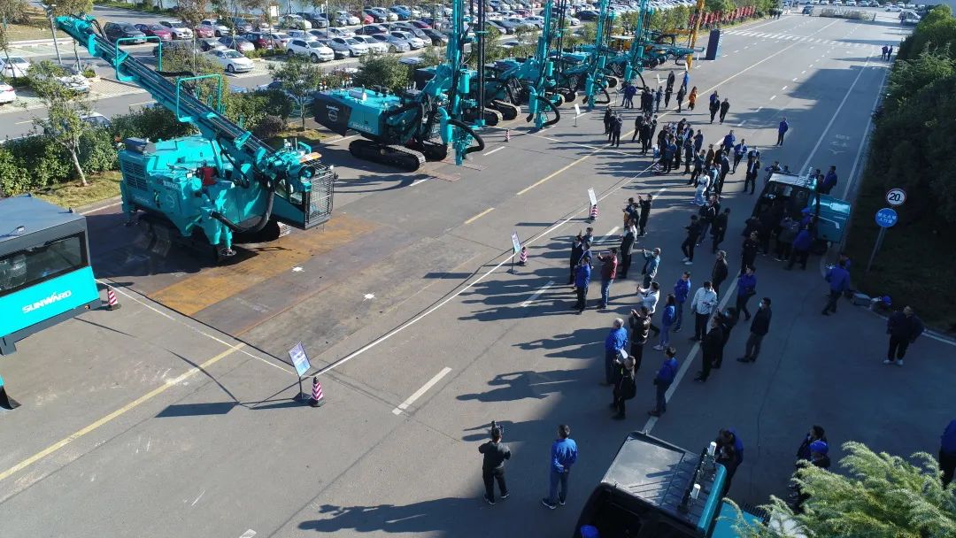 全球首创5G+智能钻机重磅宣布，，，，，，，，龙8头号玩家智能倾力打造绿色智慧矿山成套装备