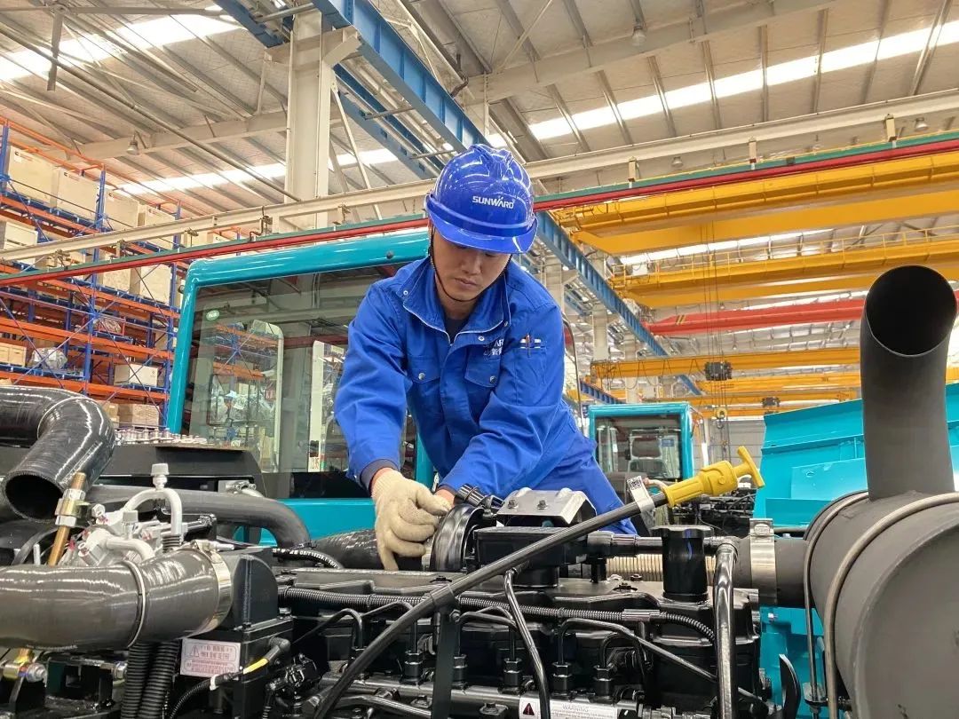 《湖南教育》：探索18年，，，，，，，龙8头号玩家智能找到校企相助共赢的谜底