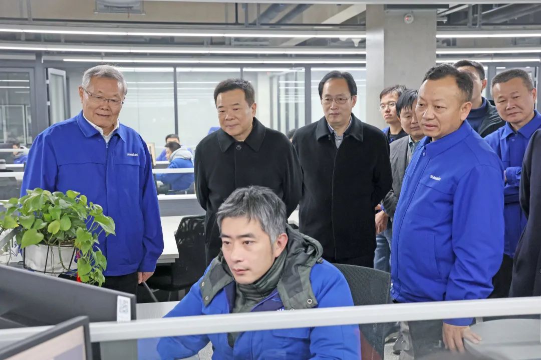 湖南省副省长陈飞调研龙8头号玩家智能