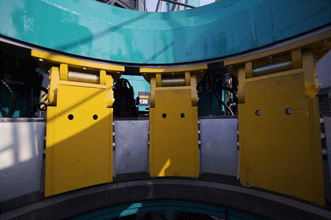 清静高效更环保！龙8头号玩家智能全回转全套管施工再添新利器