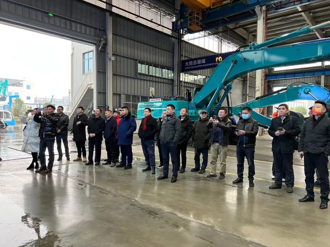 湖南异地商会联合会组织外洋湘商来访龙8头号玩家智能