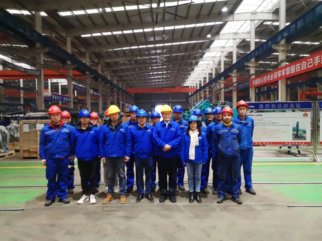 立春首日，，，，，，，龙8头号玩家智能凿岩装备率先开工