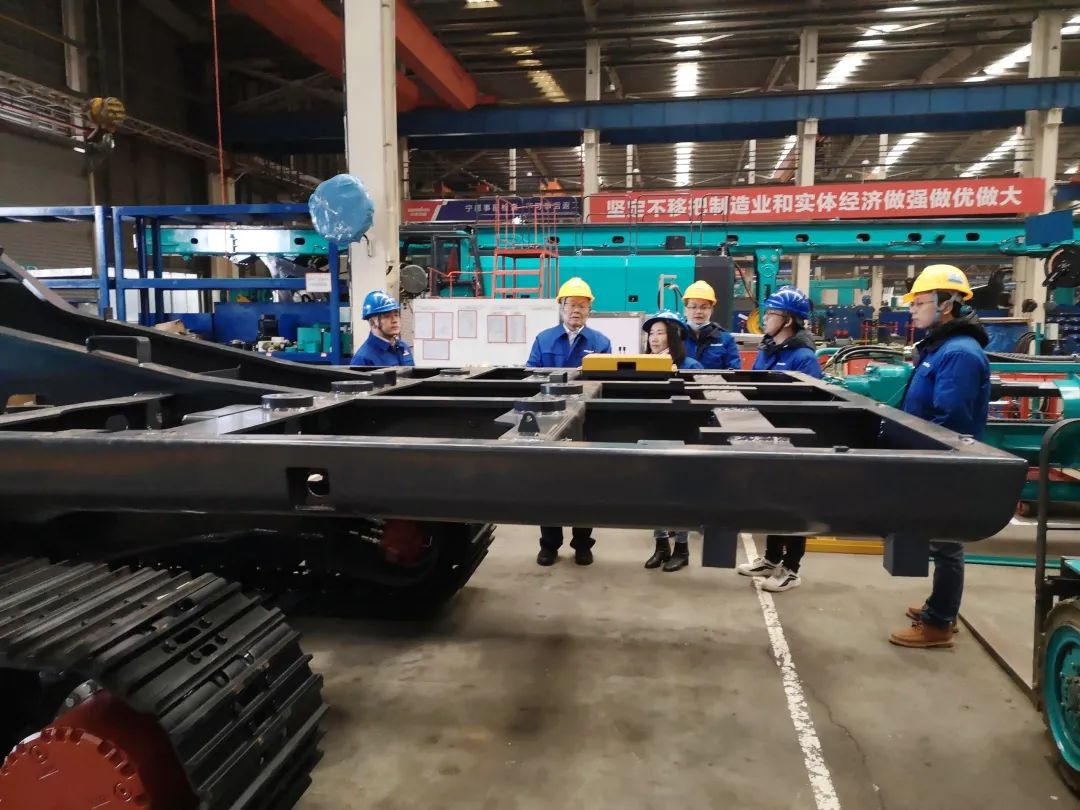 立春首日，，，，，，，龙8头号玩家智能凿岩装备率先开工