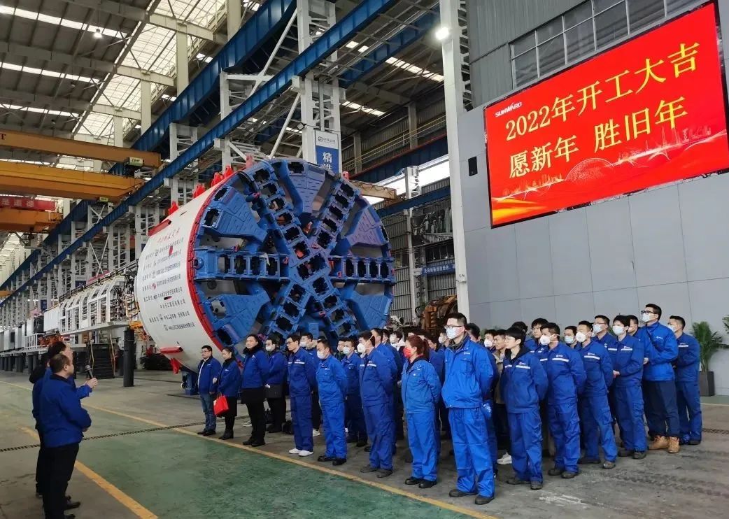 直击生产一线！中铁龙8头号玩家复工复产忙