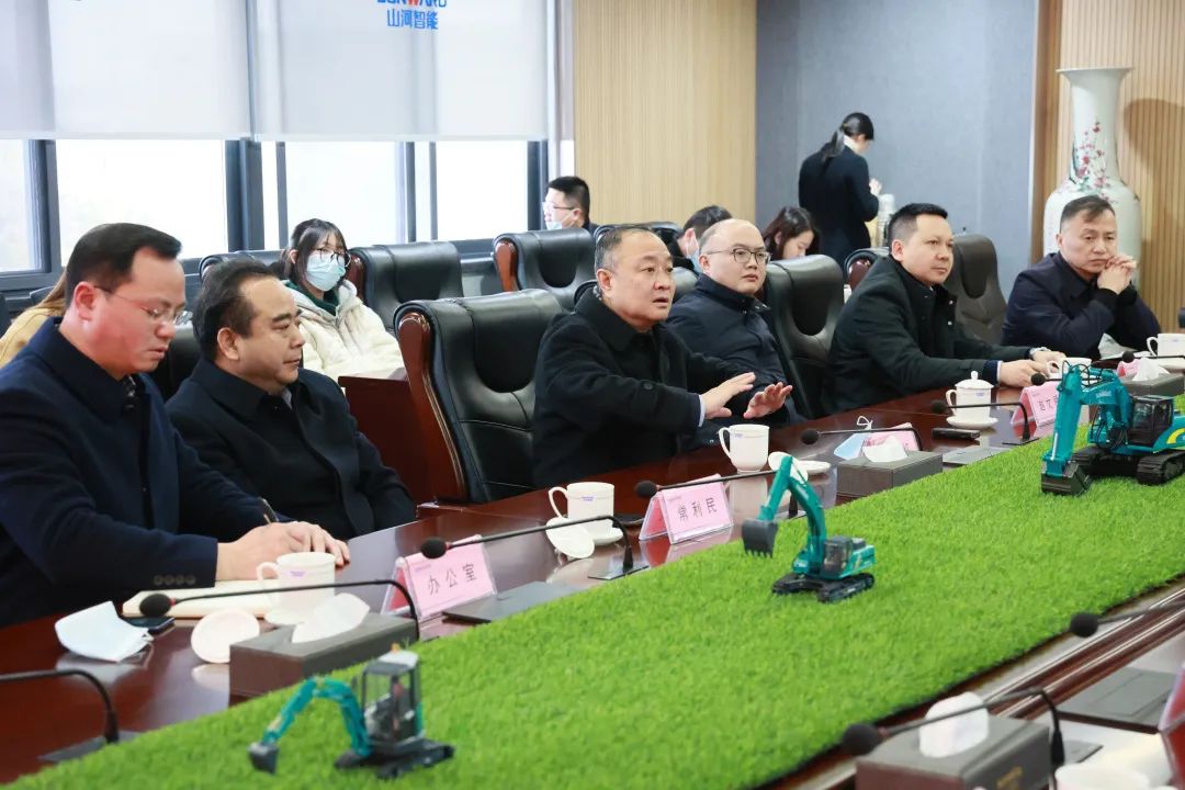 张庆红调研龙8头号玩家智能