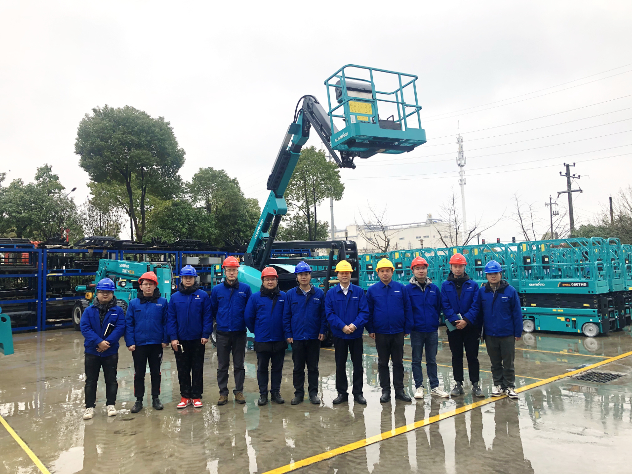 勇闯蓝海！龙8头号玩家智能两款臂式高空作业平台正式“出道”