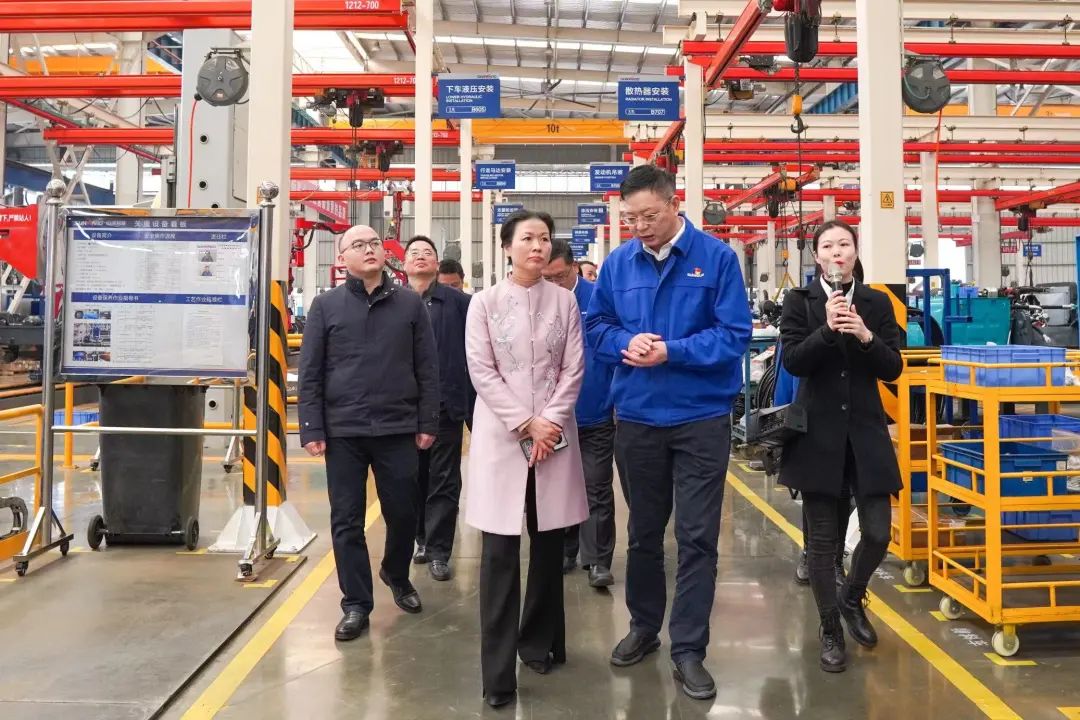 长沙市总工会、长沙经开区总工会一行调研龙8头号玩家智能