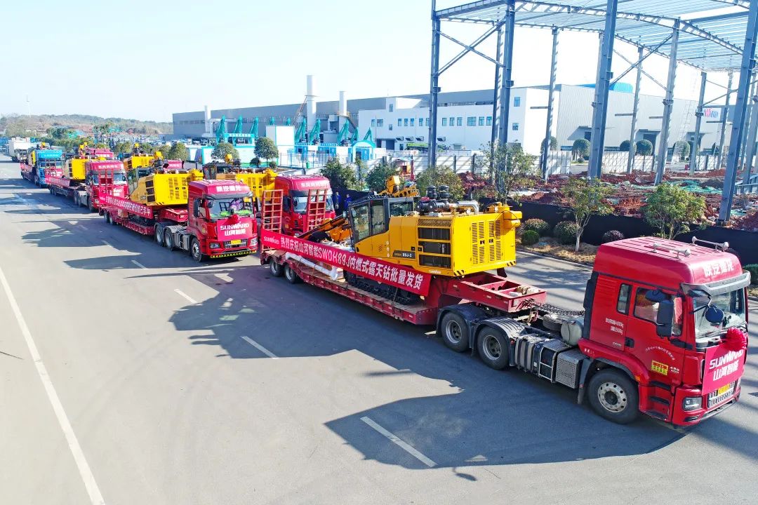 又一款差别化定制产品获认可！龙8头号玩家智能SWDH89J内燃式露天钻批量发货