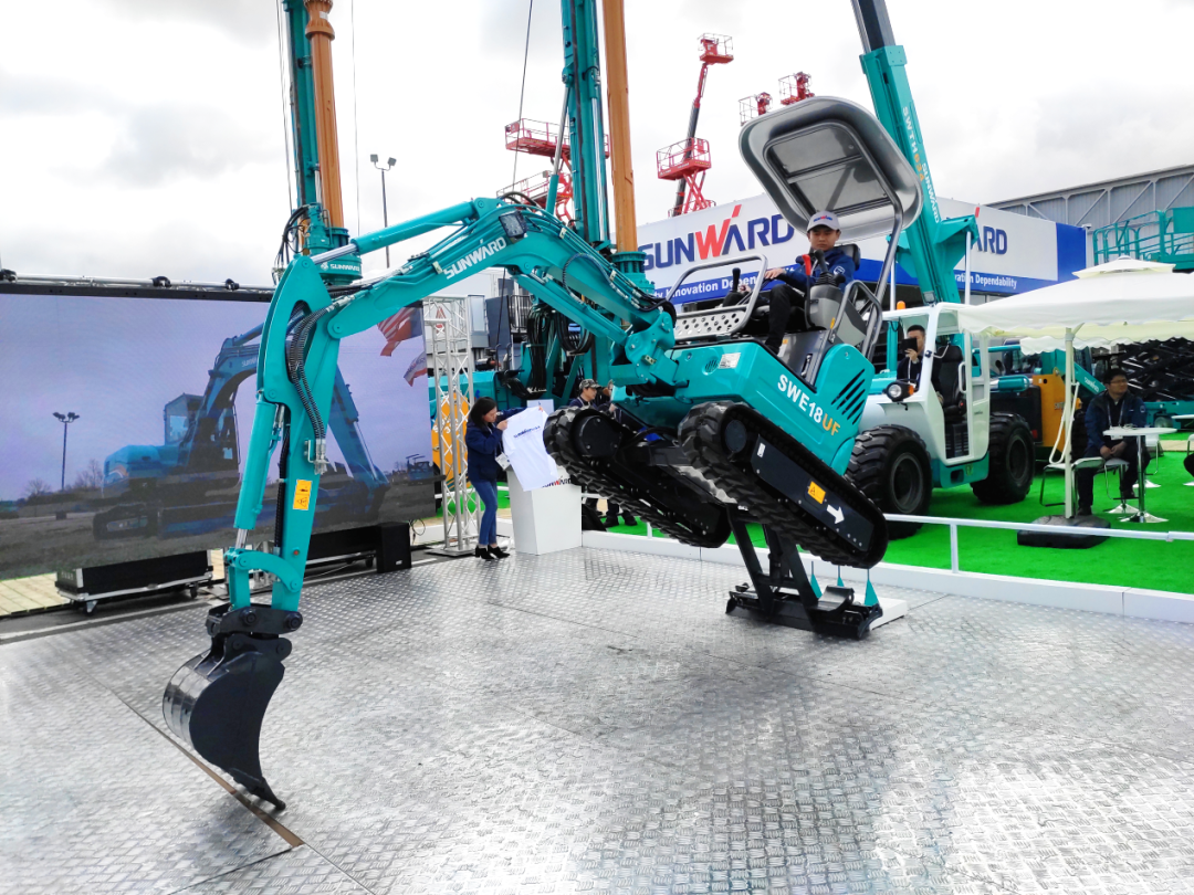 龙8头号玩家匠心 | 闻“机”起舞，，，，，，手艺“添”威