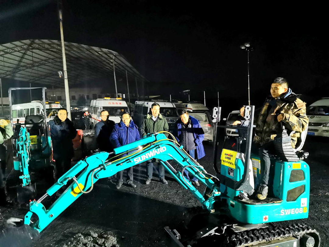 龙8头号玩家匠心 | 闻“机”起舞，，，，，，手艺“添”威