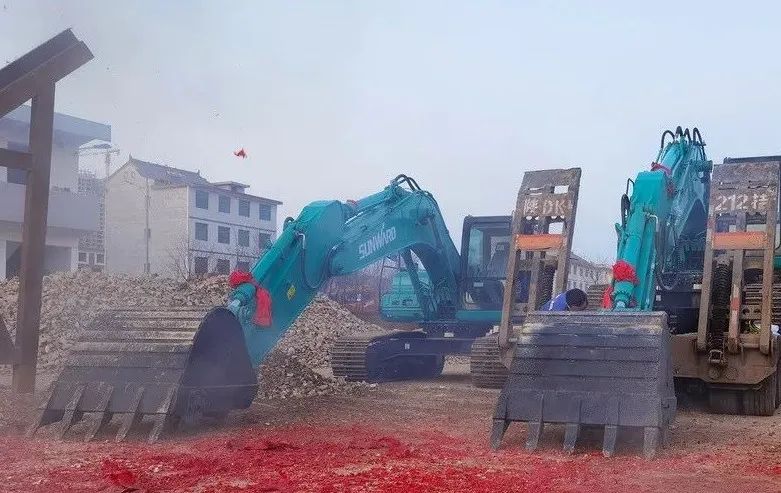 创富故事 | 相助共赢！龙8头号玩家智能“土石方先锋”征战商洛