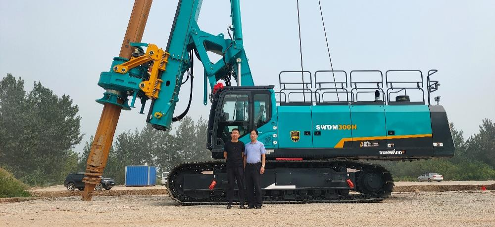 创富故事 | 入行25载，，，，，，阅尽旋挖钻机，，，，，，最终认准龙8头号玩家智能！