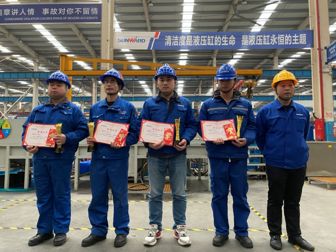 龙8头号玩家工匠 | “浪波”不言苦，，，，，甘为“人梯”承大重