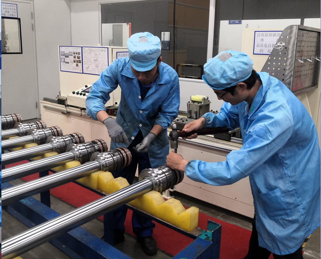 龙8头号玩家工匠 | “浪波”不言苦，，，，，甘为“人梯”承大重