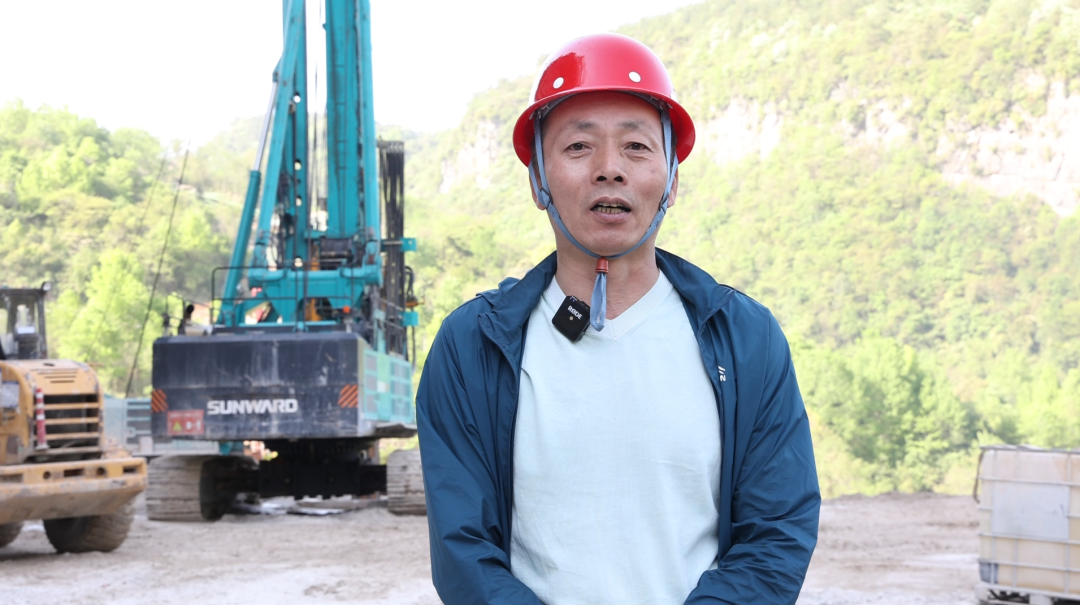 展现施工“奇效”！龙8头号玩家智能旋挖钻机强势助力炉慈高速公路建设