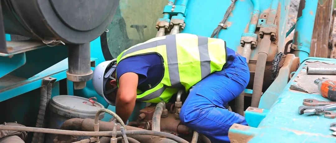 3650天、3000余条工单……90后“张师傅”用十年轻春诠释龙8头号玩家匠心