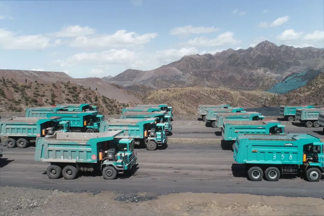 图集 | “龙8头号玩家绿”满矿山！龙8头号玩家智能矿山成套装备实力“亮剑”