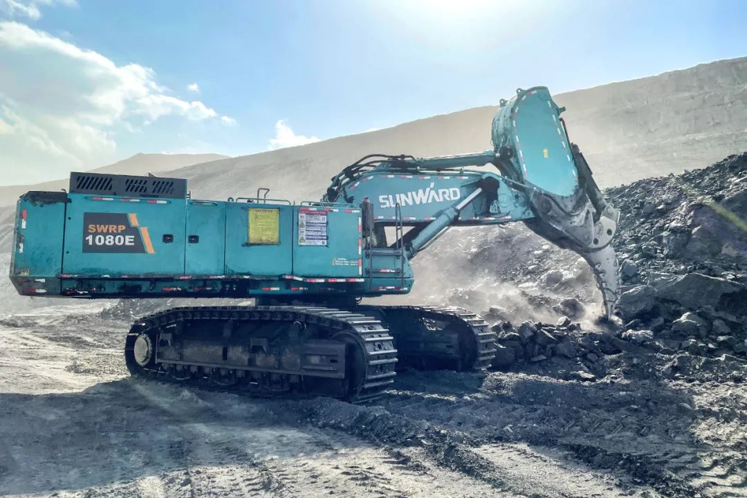 图集 | “龙8头号玩家绿”满矿山！龙8头号玩家智能矿山成套装备实力“亮剑”