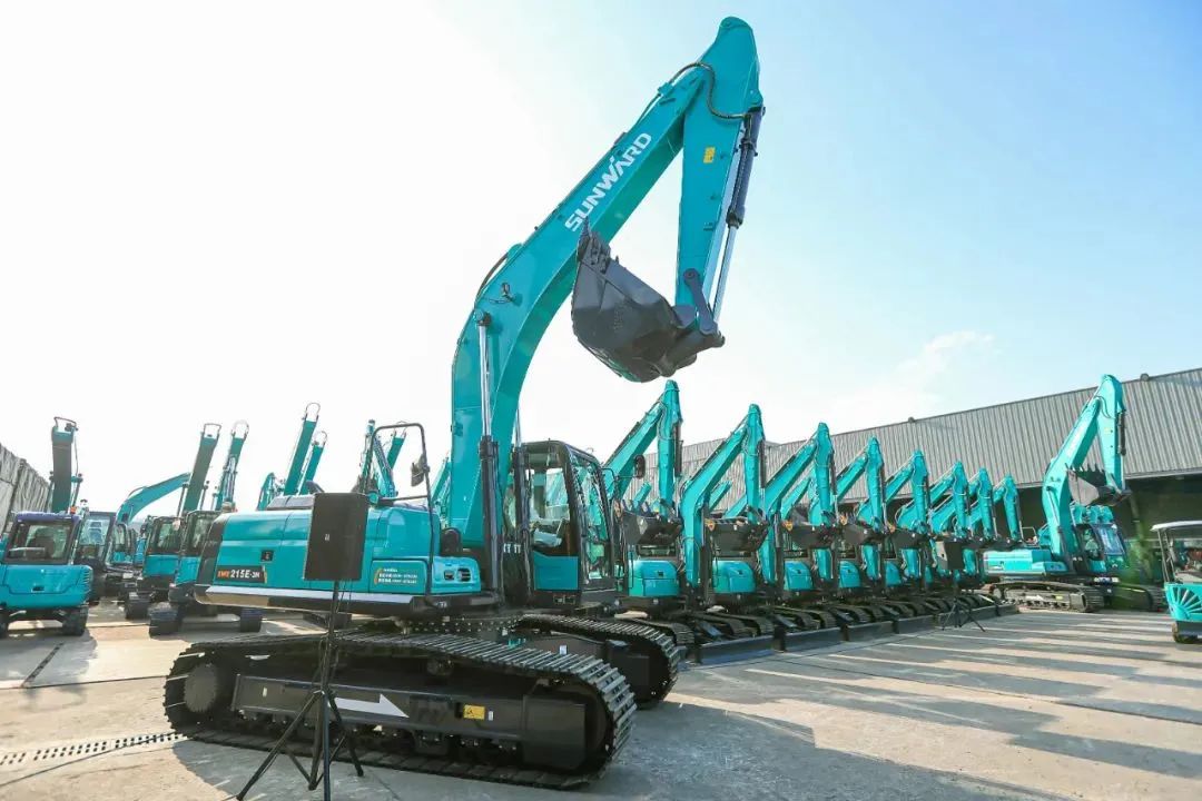 再获首单！龙8头号玩家智能成为湖南自贸试验区首单“融资租赁+工程机械装备出口”试点营业落地单位