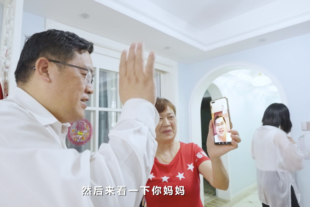 在母亲节，，，，，，，，向你们死后的妈妈送去“龙8头号玩家家园”的温暖