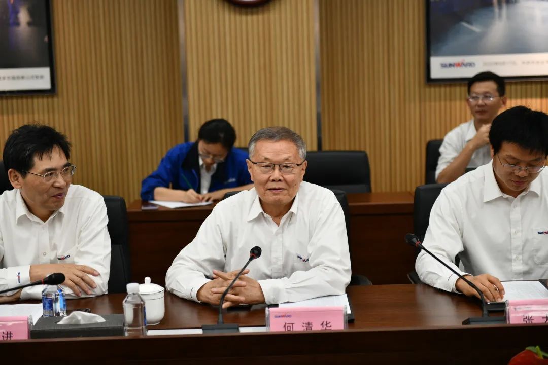 中南大学副校长郭学益率科学研究部一行调研龙8头号玩家智能