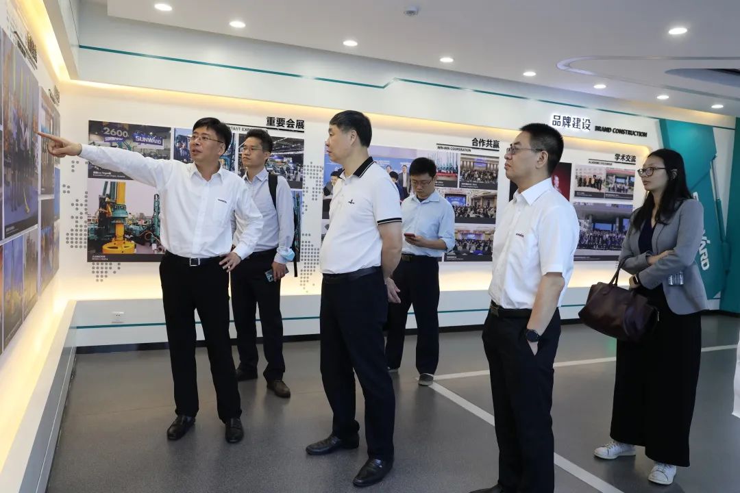 广州工控集团副总司理李绍康调研龙8头号玩家智能