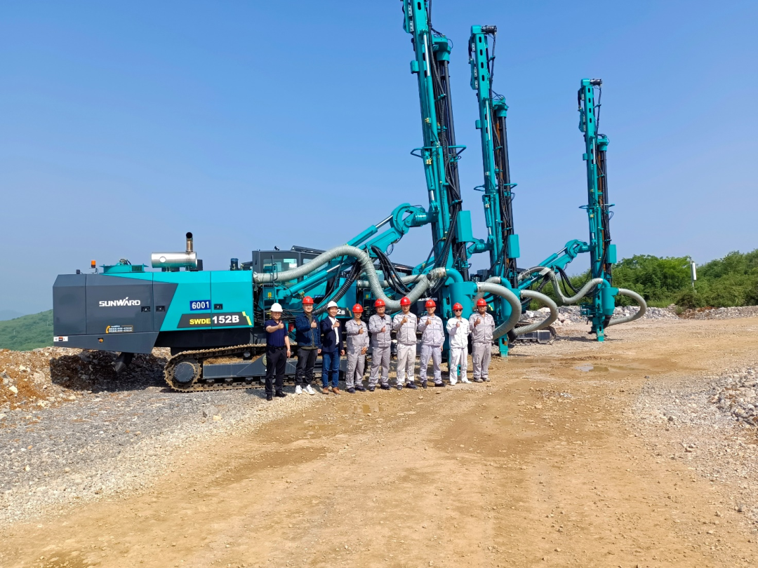 携手中建材！龙8头号玩家智能凿岩装备助建九江年产3000万吨砂石骨料开采项目