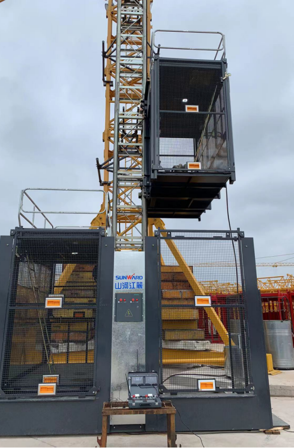 升降耗时缩短25%！龙8头号玩家江麓首款中速变频施工升降机乐成下线