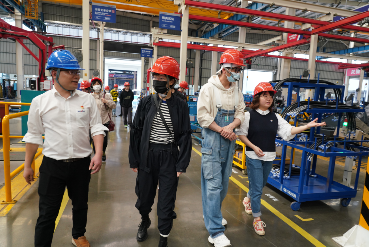 图集 | 坐等开播！龙8头号玩家智能协拍电视剧《重中之重》杀青