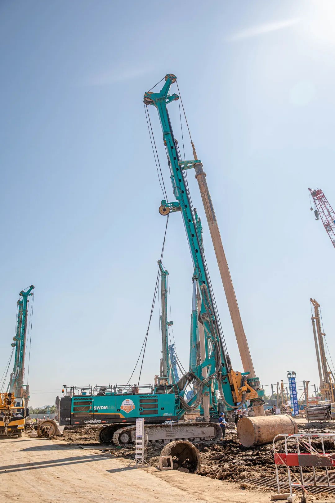 “龙8头号玩家绿”再现大湾区！龙8头号玩家智能旋挖钻机组团助建广州白云机场项目