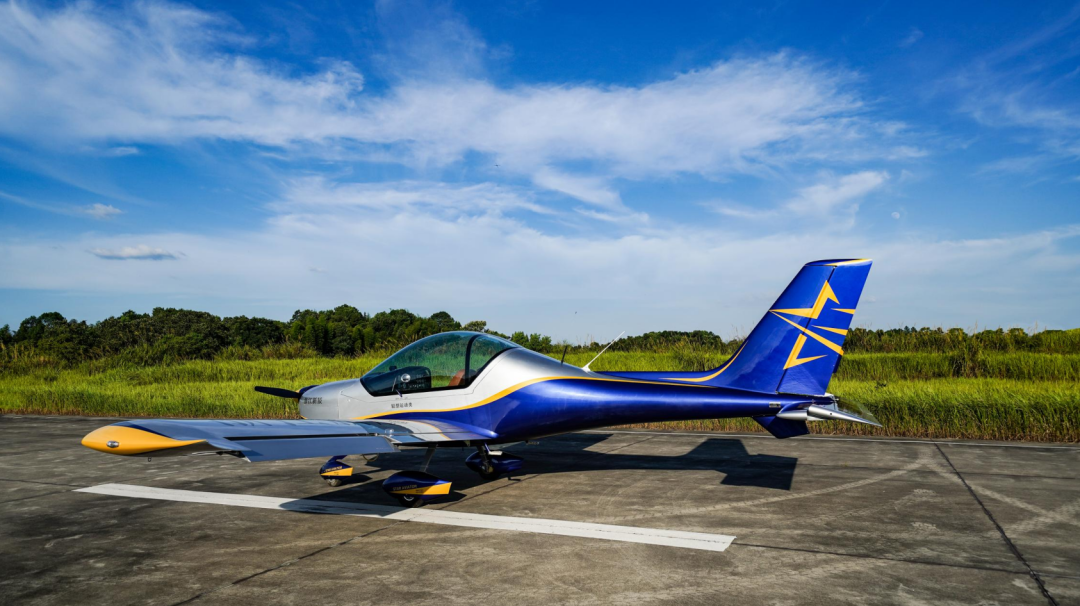 图集 | 阿若拉穿“鲨”衣，，，，，，，尚有更多套装为天空添彩！