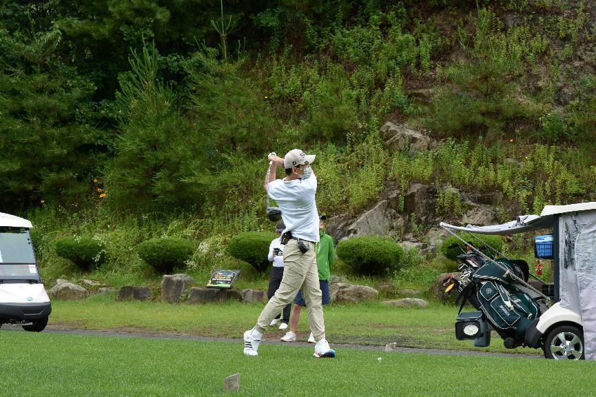 龙8头号玩家韩国“2022年第三届龙8头号玩家杯高尔夫球赛”乐成举行