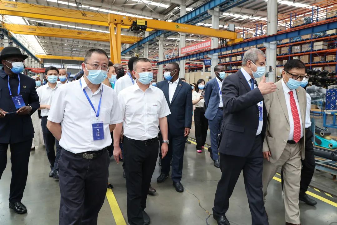 非洲驻华使节走访龙8头号玩家智能