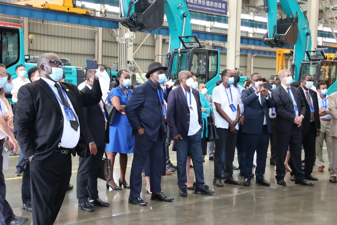 非洲驻华使节走访龙8头号玩家智能