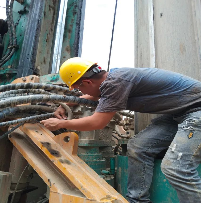 图集 | 战高温，，，，，，，迎“烤”验！龙8头号玩家人在行动