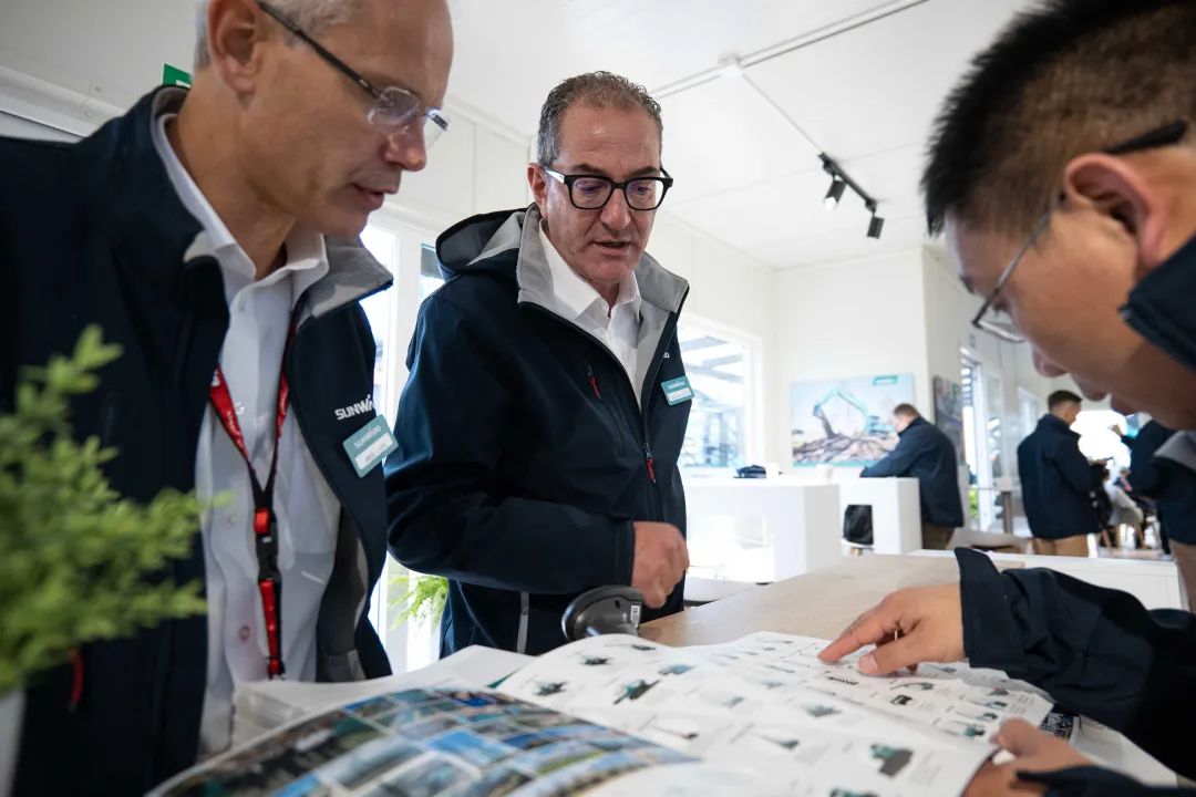 Bauma 2022 | 一连加码欧洲高端市场，，，，，“龙8头号玩家绿”闪灼德国慕尼黑