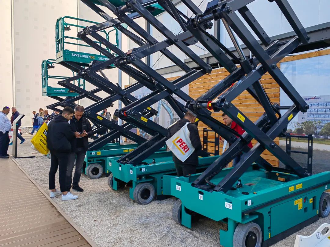 Bauma 2022 | 首次亮相，，，，，，，，龙8头号玩家智能高空机械受热捧