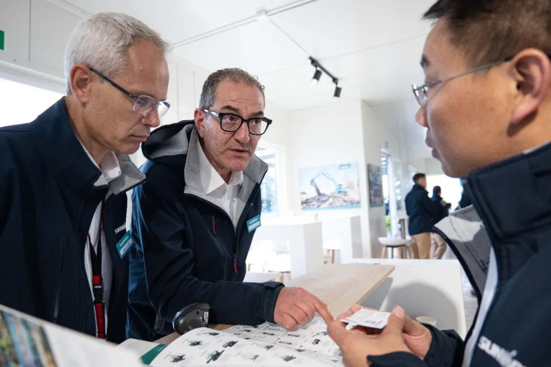 Bauma 2022 | 首次亮相，，，，，，，，龙8头号玩家智能高空机械受热捧