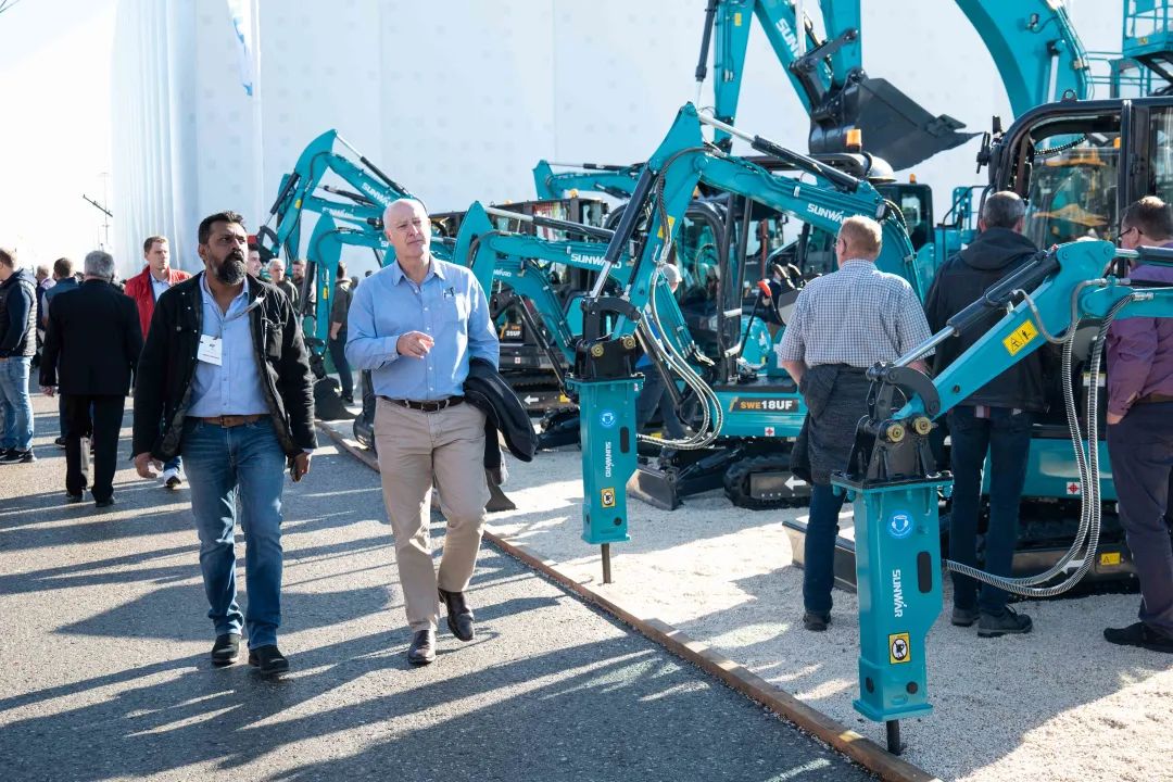 Bauma 2022 | 一组火热现场图带您重温龙8头号玩家智能德国宝马展之旅