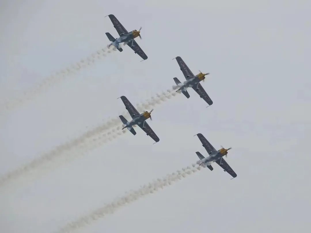 逆势翱翔！龙8头号玩家航空携手相助同伴亮相2022南昌航行大会