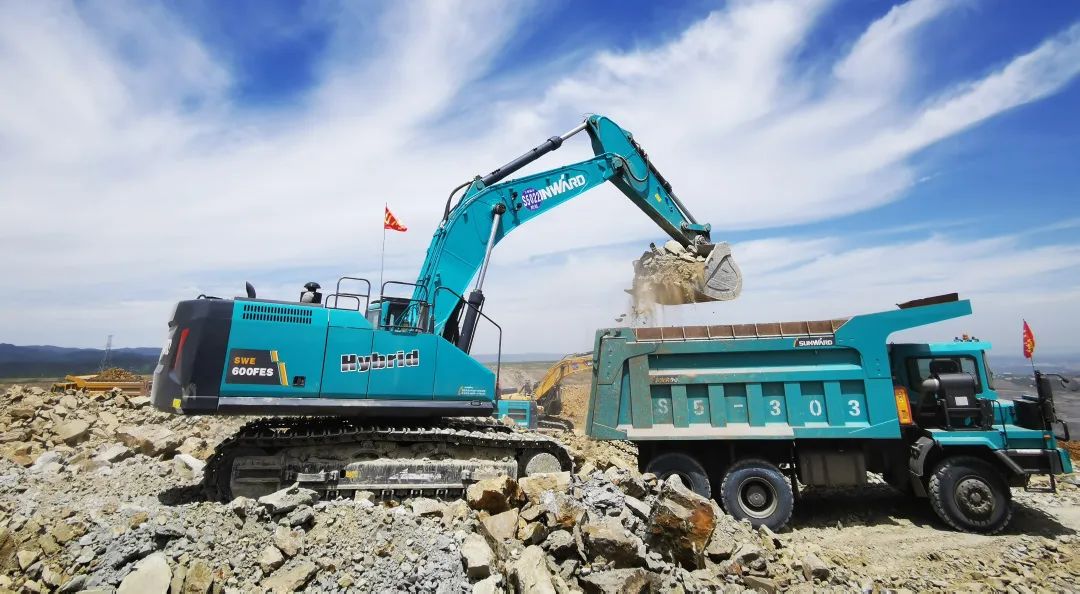 为实现“双碳”目的孝顺实力！龙8头号玩家智能混淆动力挖掘机项目入围又一天下主要赛事总决赛