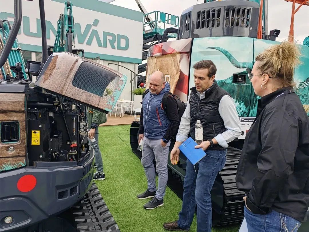 拉展直播 | “狂飙”美国！龙8头号玩家智能向天下展示中国制造硬实力